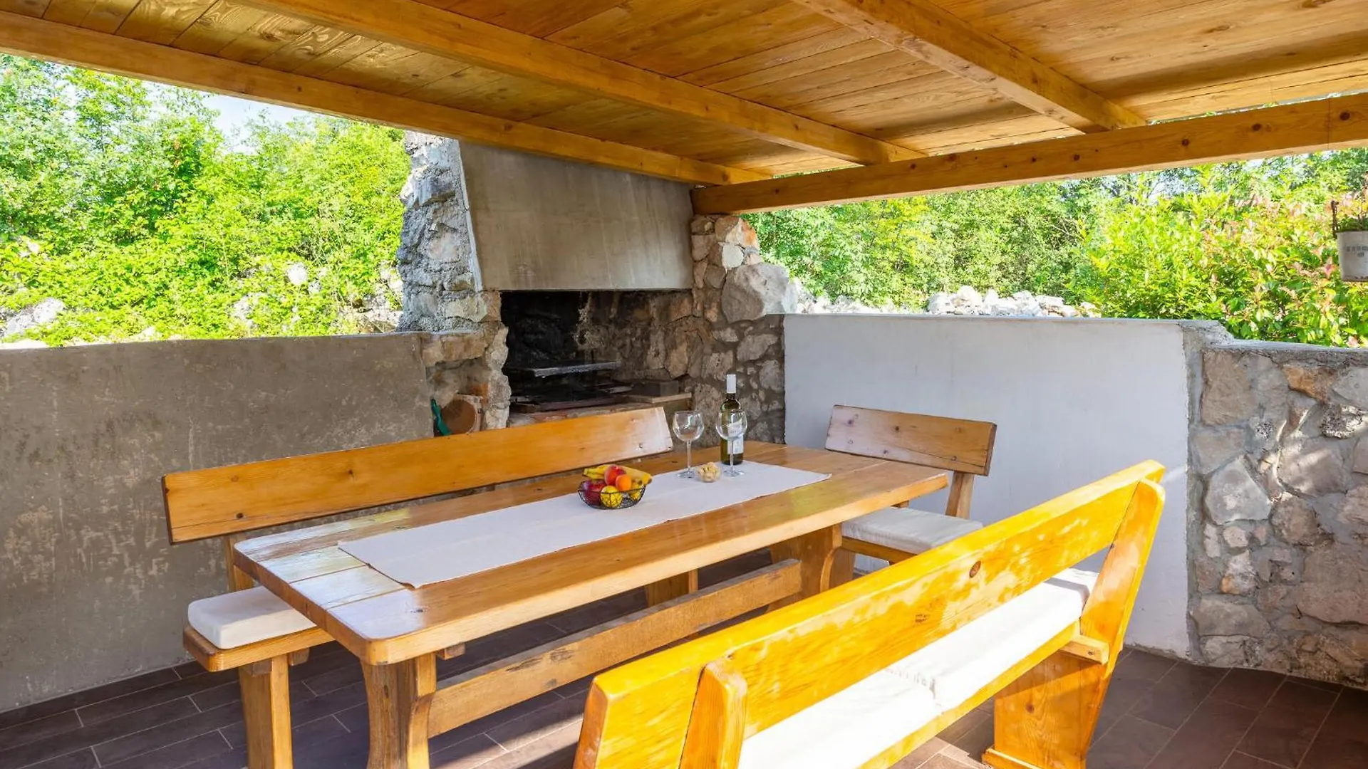 2 Bedroom Nice Apartment In Skrbčići Croacia